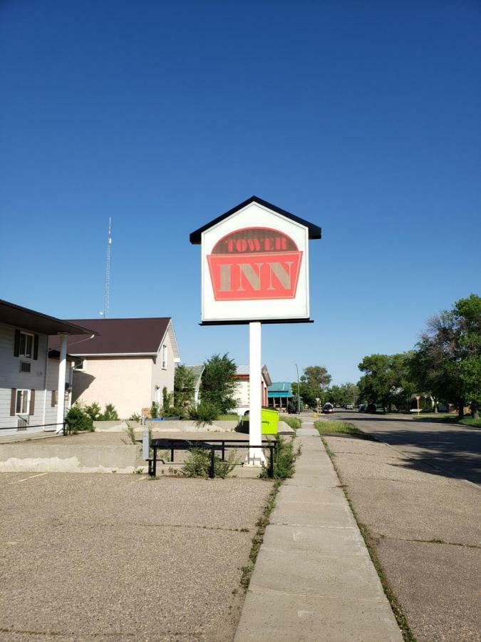 Tower Inn Estevan Esterno foto