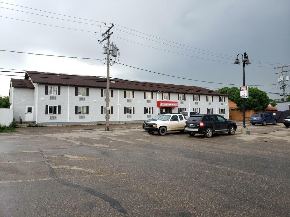 Tower Inn Estevan Esterno foto