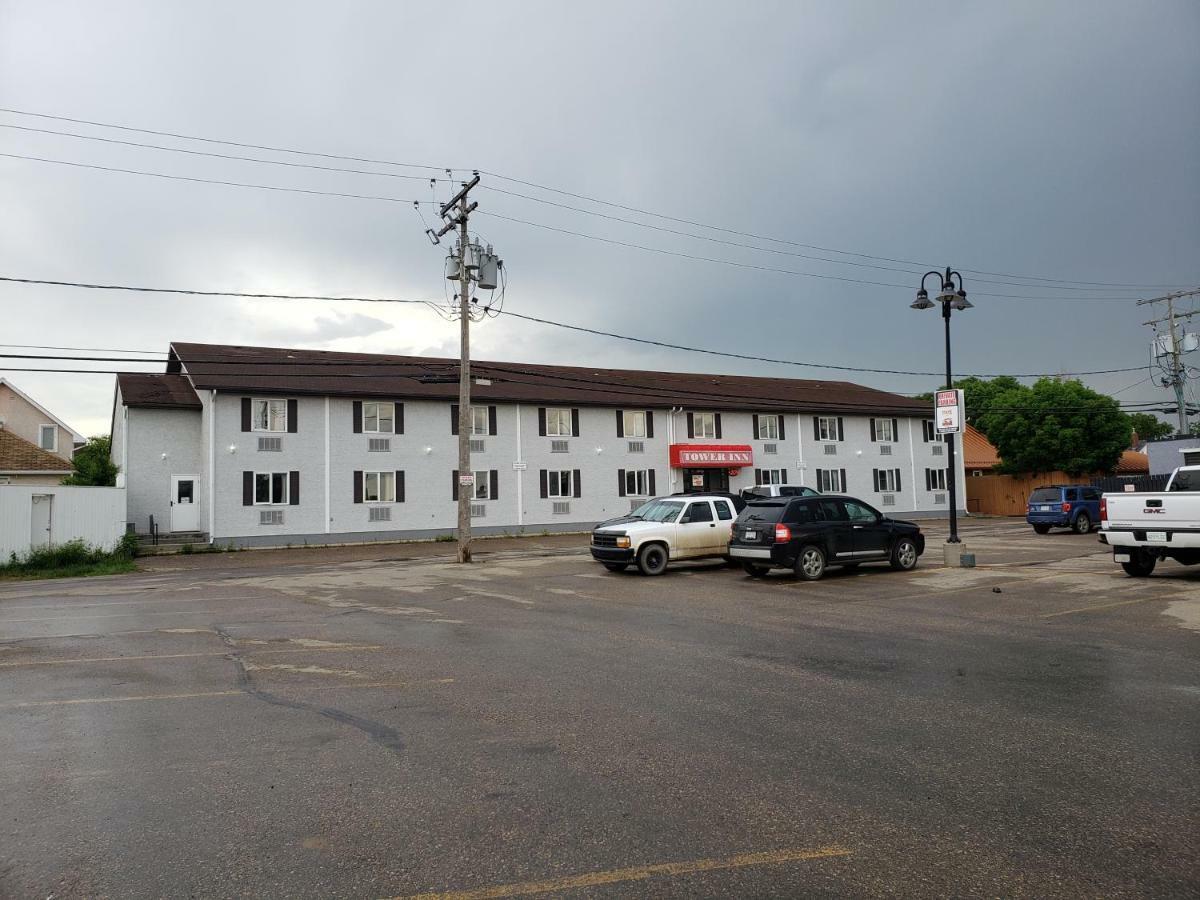 Tower Inn Estevan Esterno foto